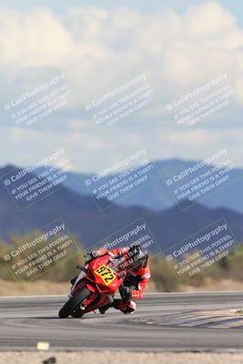 media/Nov-16-2025-Race Pace (Sun) [[8c5fa54630]]/Non Verified Riders (1st 20 Minutes)/5-Turn 15 (110pm)/